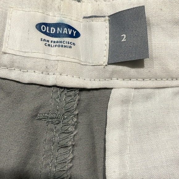 size 2 gray 7” Old Navy Chino shorts - Picture 4 of 8